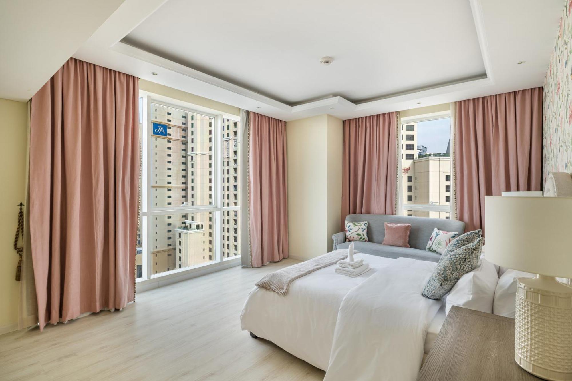 Beach Access 4 Bedroom Apartment Jbr Apartment Dubai